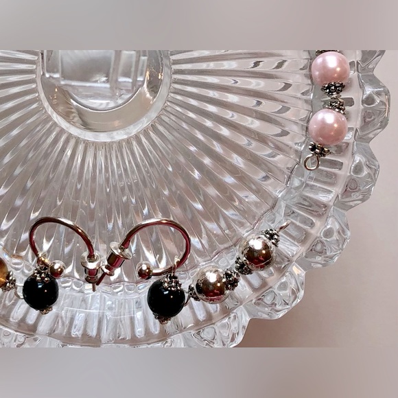 Pierced Hoop Earrings w/8 sets of Colorful Beads - Picture 4 of 7